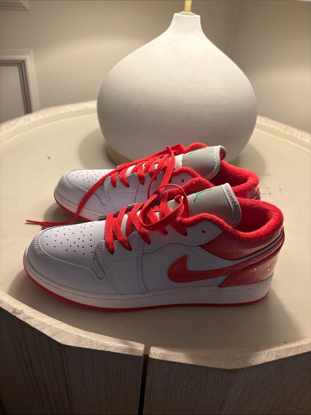 JORDAN  Nike 1 LOW sd White and Red Low-Top Sneakers with Red Swoosh